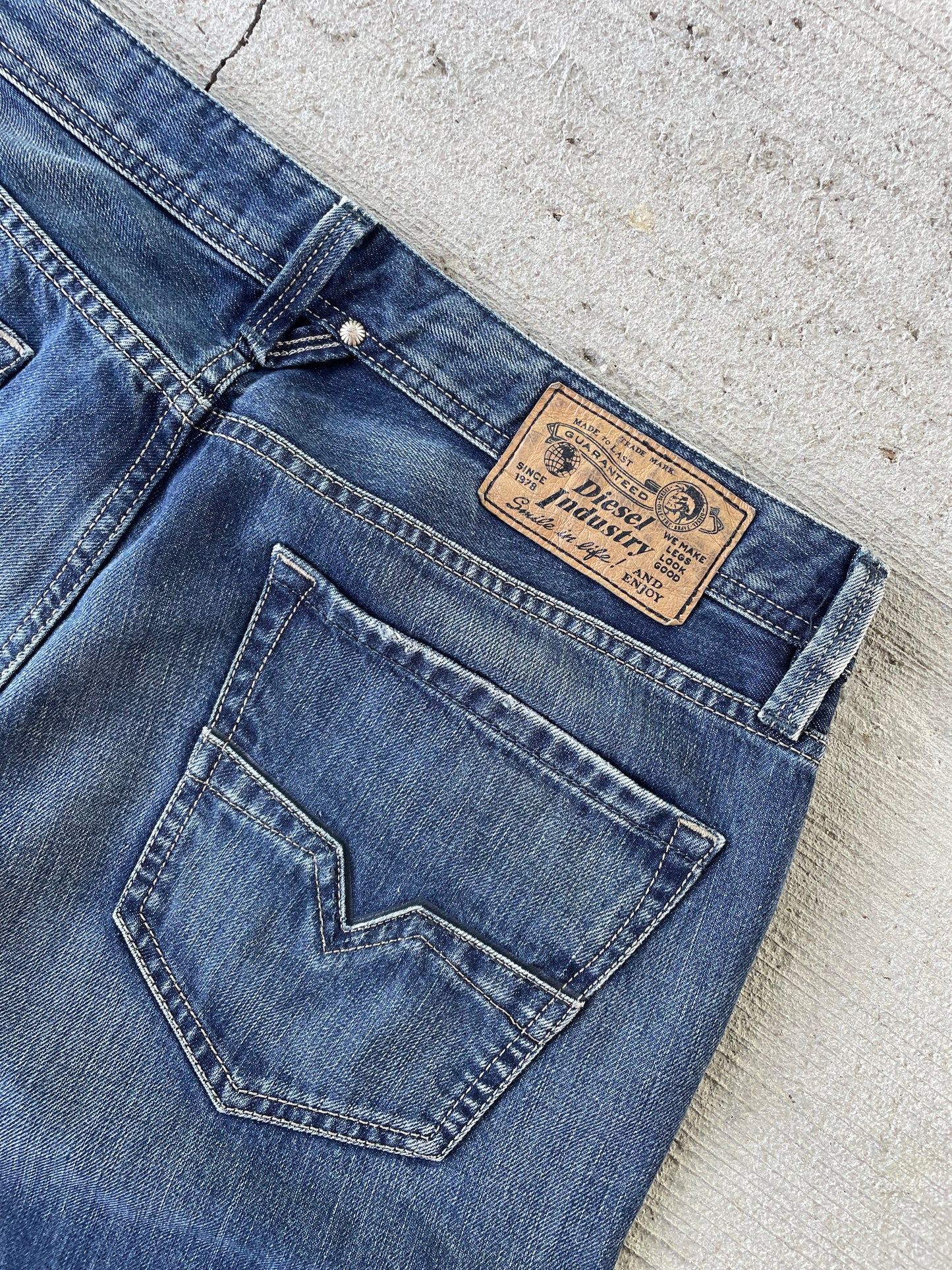2000s Diesel Larkee Jeans