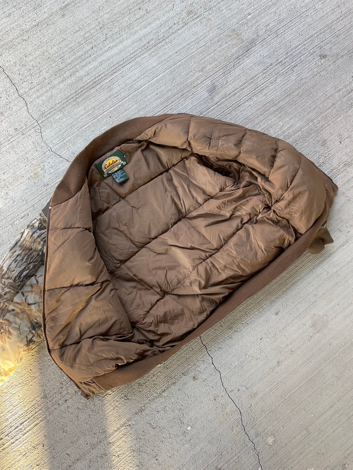 2000s Cabelas Camo Goose Down Puffer Jacket