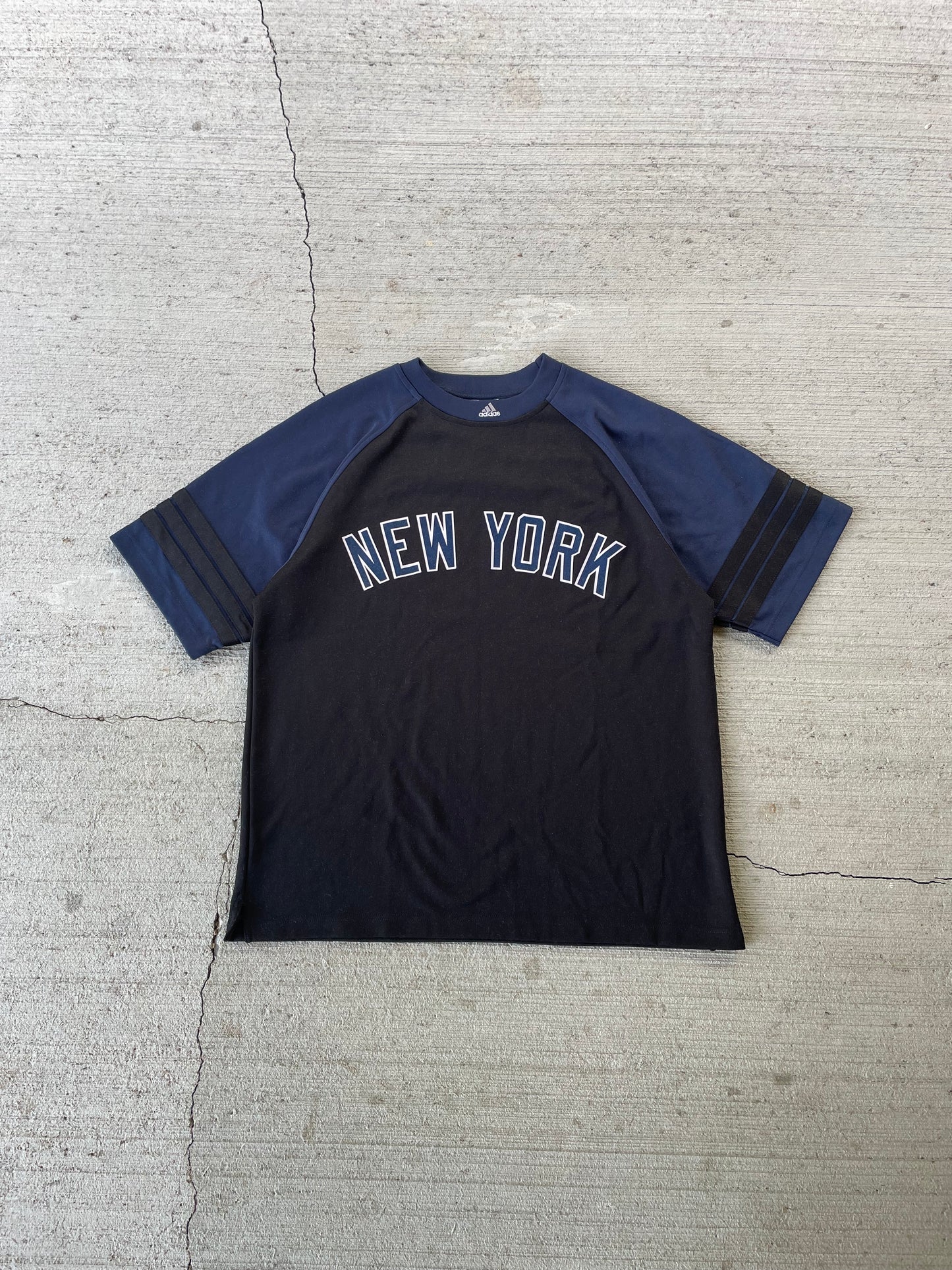 2000s Adidas New York Yankees Warm Up Shirt