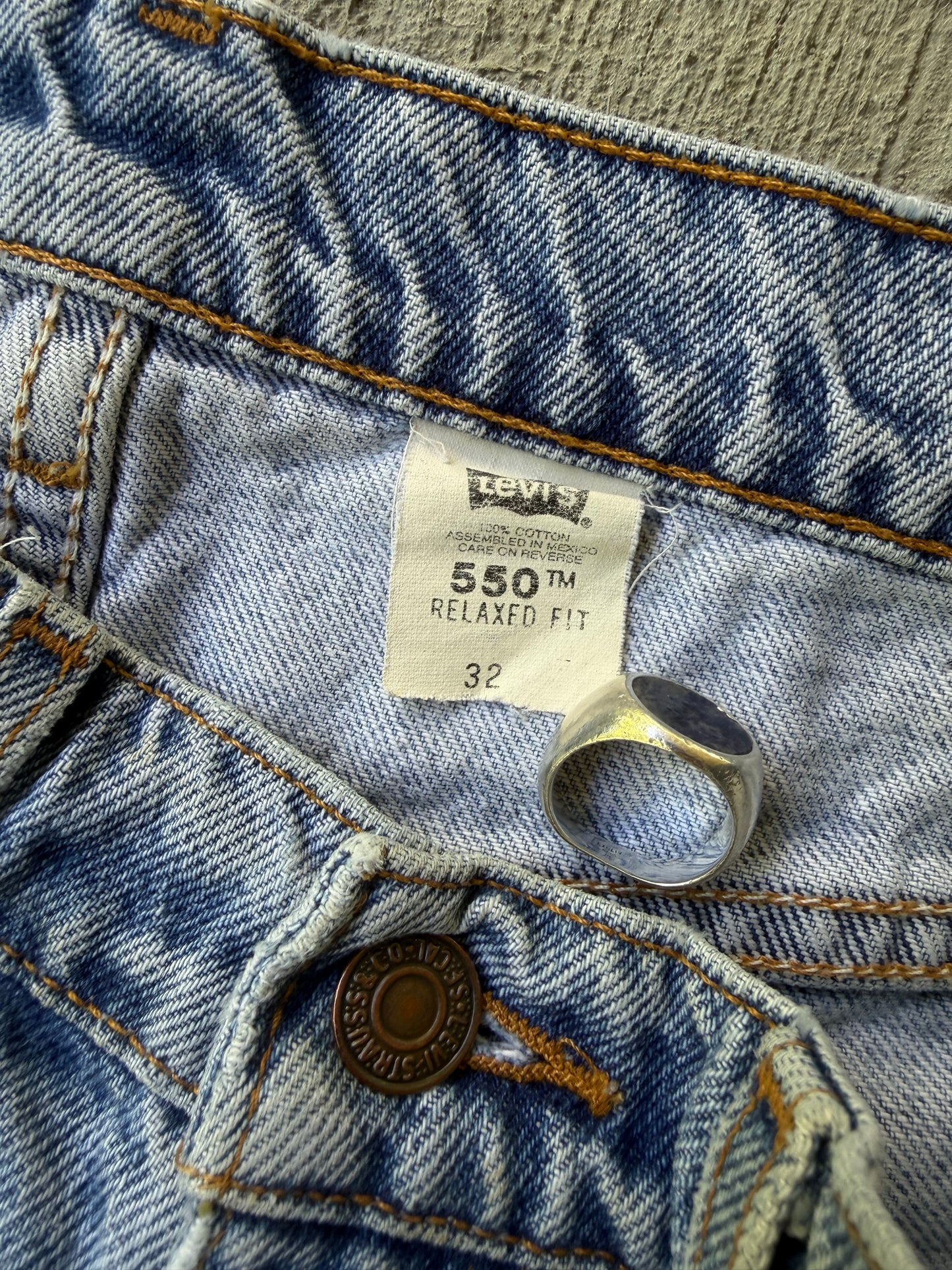 Vintage 1996 Levi’s 550 Orange Tab Denim Shorts