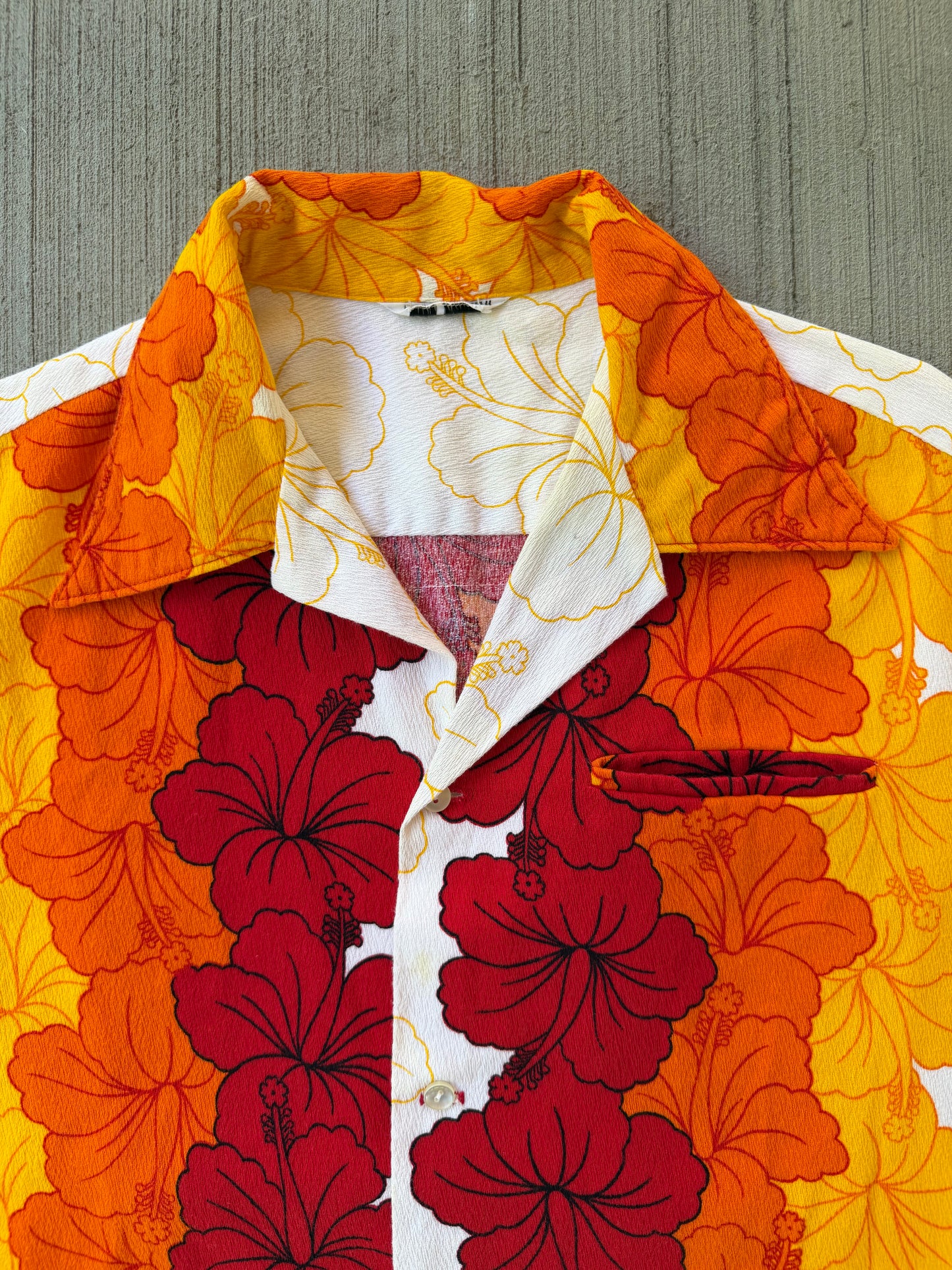 Vintage 1960s Hawaiian Floral Button Up Shirt