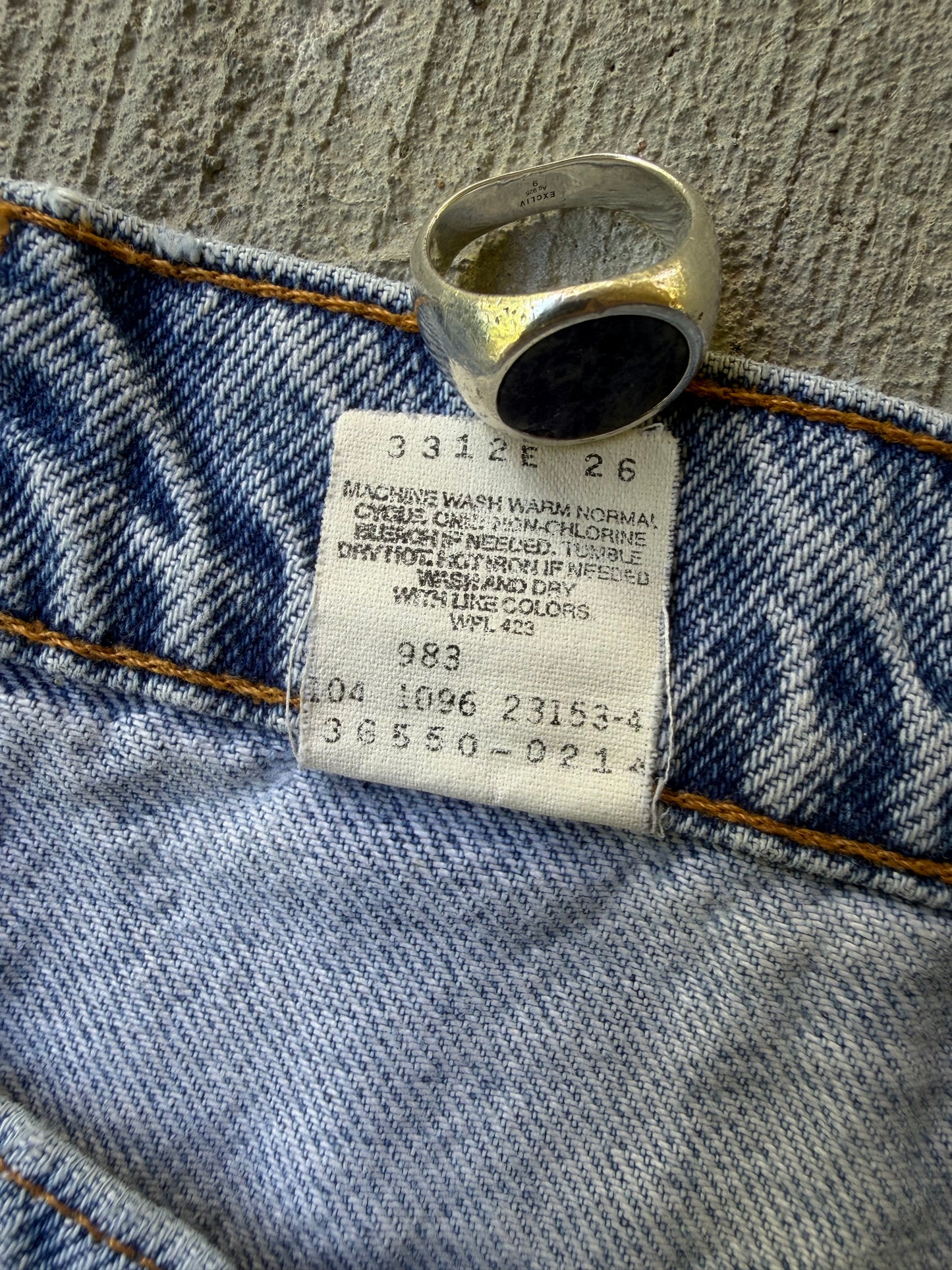 Vintage 1996 Levi’s 550 Orange Tab Denim Shorts