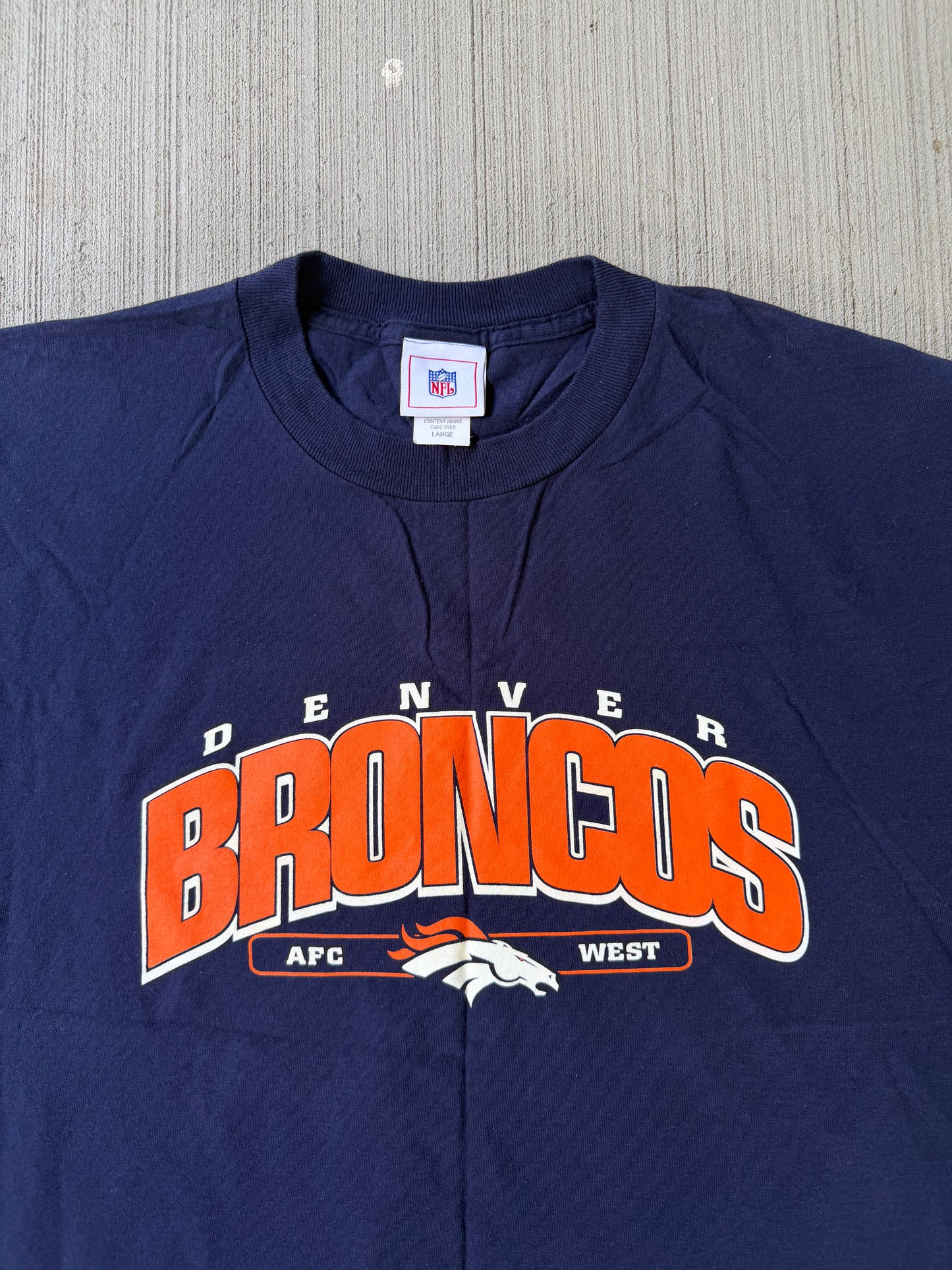 Vintage 2000s Denver Broncos Tee