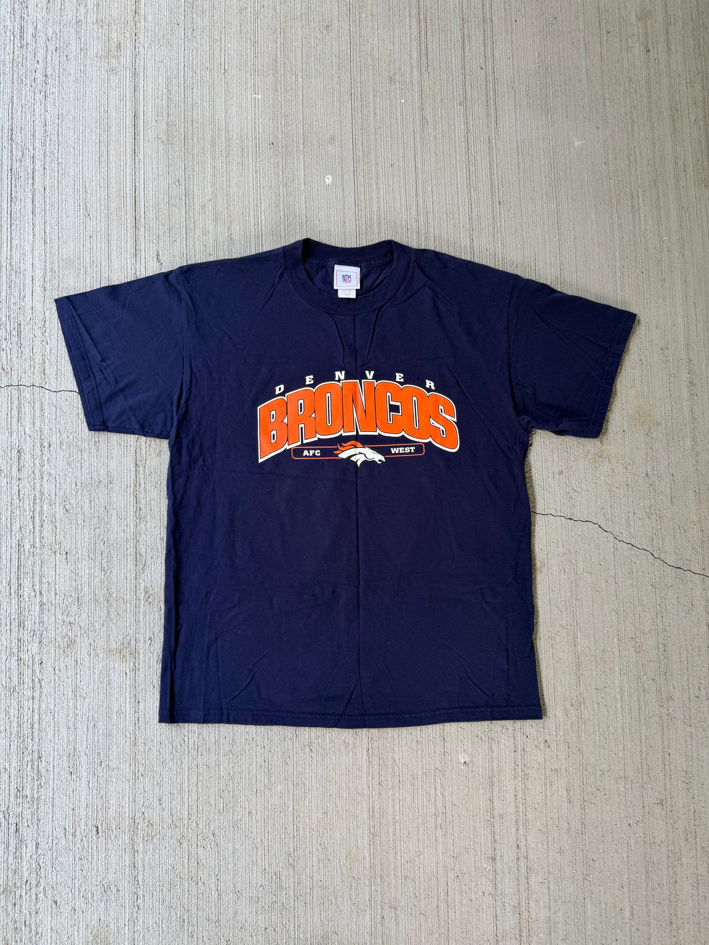 Vintage 2000s Denver Broncos Tee
