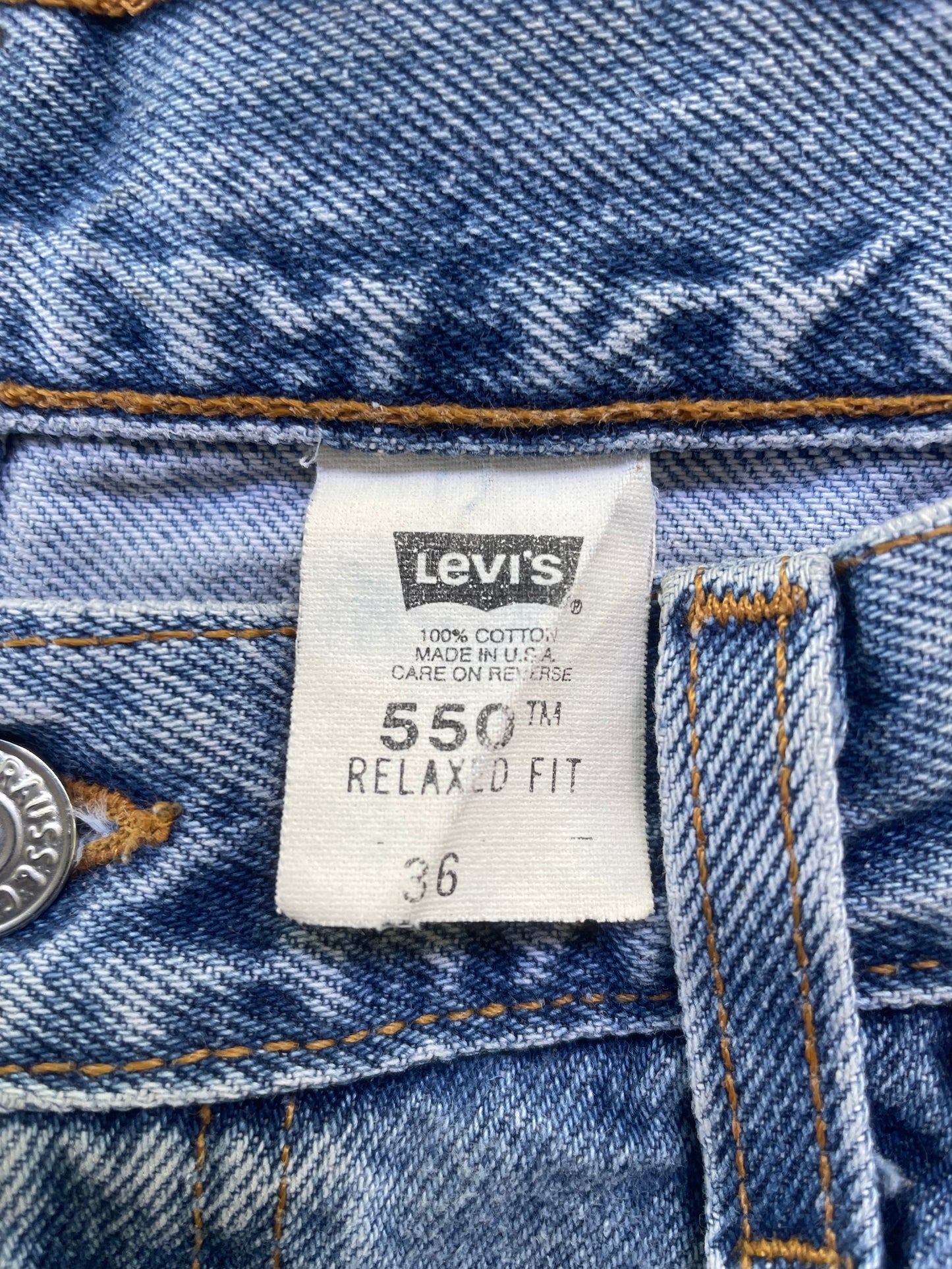 Vintage 1999 Levi’s 550 Jorts